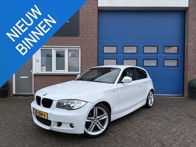 Wit Gebruikt 2010 BMW 118 M Sport Hatchback | € 6.450 (Eerlijke prijs) - Afbeelding 1/4