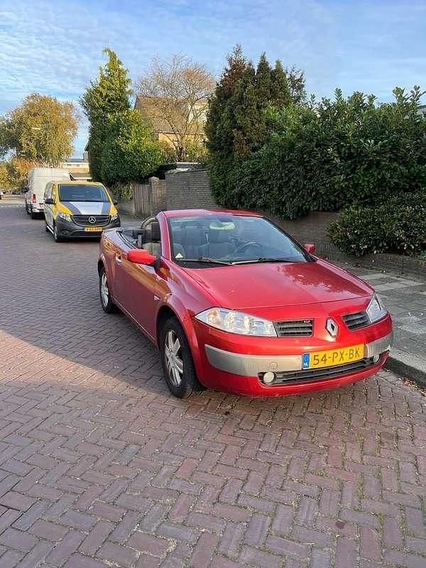 Rood Gebruikt 2005 Renault Mégane Cabriolet Luxe Cabriolet | € 1.100 (Goede deal) - Afbeelding 1/4