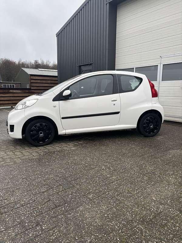 Occasion Peugeot 107 68 PK (50 kW) 2010 Wit Hatchback
