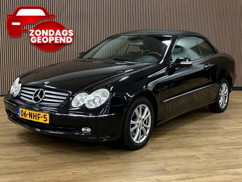 Zwart Gebruikt 2005 Mercedes CLK320 Elegance Cabriolet | € 8.945 (Eerlijke prijs) - Afbeelding 1/4
