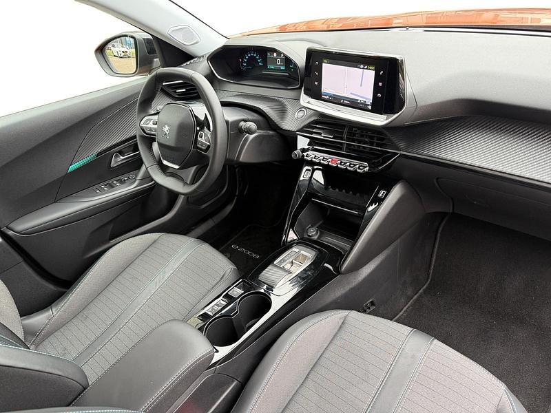 Occasion Peugeot e-2008 Allure 100 kW (136 PK) 2022 Orange fusion SUV