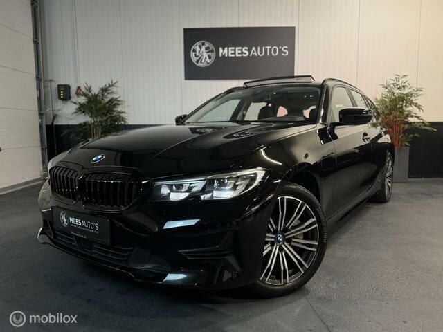 Zwart Gebruikt 2021 BMW 330 Executive Stationwagen | € 27.240 (Super prijs) - Afbeelding 1/4