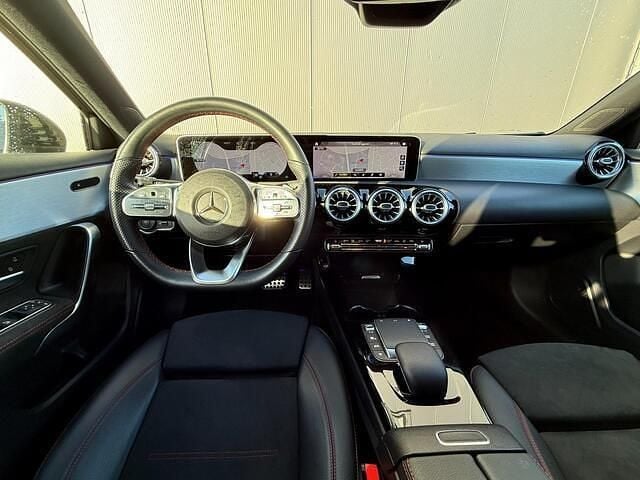 Occasion Mercedes A180 Business 136 PK (100 kW) 2020 Grijs (metallic) Hatchback