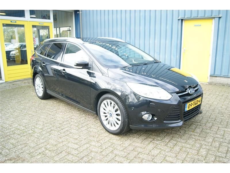 Zwart Occasion 2012 Ford Focus Titanium Stationwagen | € 5.950 (Duur) - Afbeelding 1/4