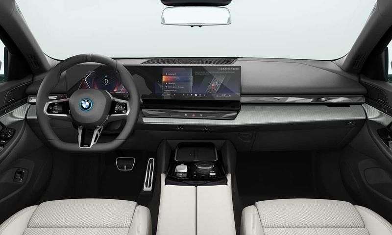 Nieuw BMW 530e M Sport 299 PK (219 kW) 2025 Zwart Sedan