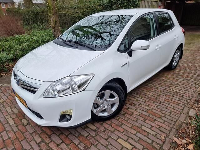 Occasion Toyota Auris Limited 99 PK (72 kW) 2011 Wit Hatchback