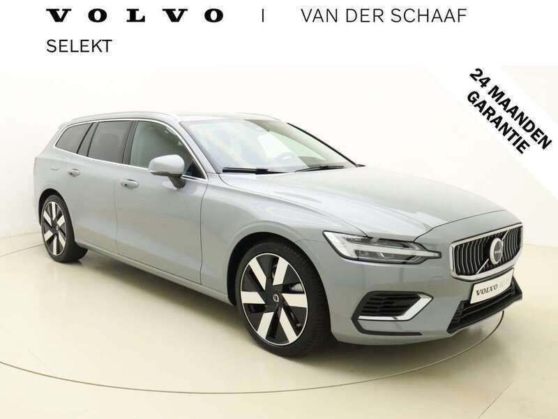 Grijs, metallic lak Gebruikt 2024 Volvo V60 Stationwagen | € 46.800 - Afbeelding 1/4