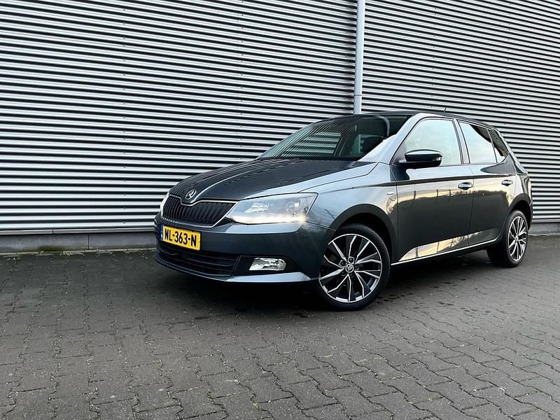 Grijs Gebruikt 2017 Skoda Fabia Drive Hatchback | € 11.250 (Iets duurder) - Afbeelding 1/4