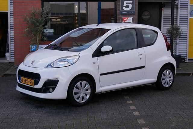 Occasion Peugeot 107 Active 68 PK (50 kW) 2013 Wit Hatchback