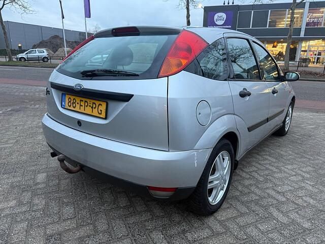 Occasion Ford Focus Trend 101 PK (74 kW) 2000 Grijs Hatchback