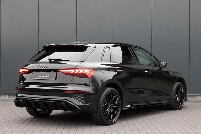 Zwart Gebruikt 2022 Audi A3 Sportback Advanced Hatchback | € 31.950 (Duur) - Afbeelding 1/4