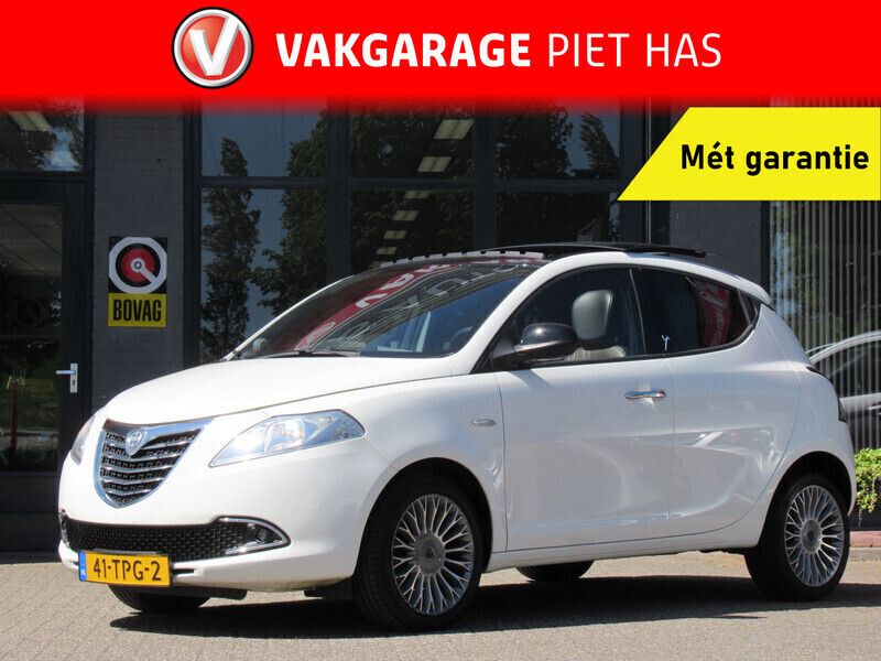 Wit Gebruikt 2012 Lancia Ypsilon Platinum Hatchback | € 6.750 (Eerlijke prijs) - Afbeelding 1/4