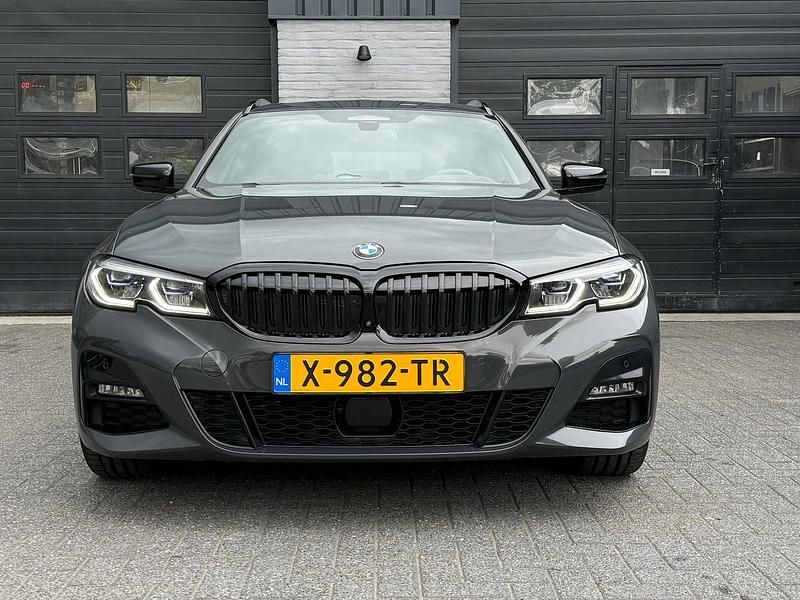 Occasion BMW 330 Executive 184 PK (135 kW) 2020 Grijs Stationwagen
