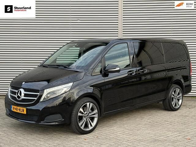 Zwart Gebruikt 2015 Mercedes V250 MPV | € 21.950 (Eerlijke prijs) - Afbeelding 1/4