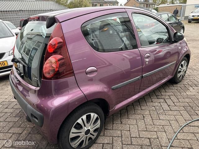 Occasion Peugeot 107 Active 68 PK (50 kW) 2012 Paars Hatchback