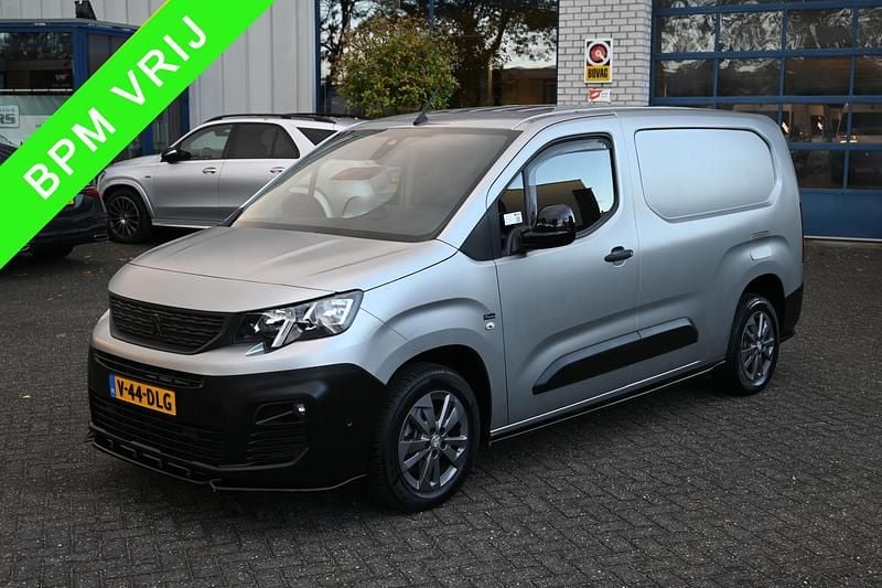 Zilver Gebruikt 2024 Peugeot Partner S MPV | € 21.950 (Duur) - Afbeelding 1/4