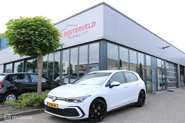 Wit Gebruikt 2022 VW Golf VIII GTE Hatchback | € 24.250 (Goede deal) - Afbeelding 1/4