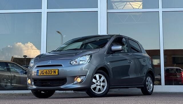 Grijs Gebruikt 2016 Mitsubishi Space Star Hatchback | € 9.994 (Goede deal) - Afbeelding 1/4