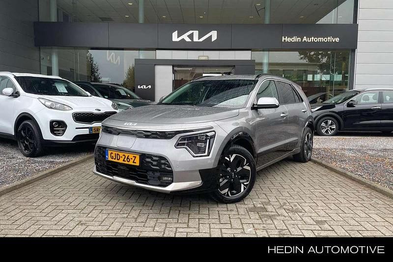 Grijs Gebruikt 2024 Kia e-Niro SUV | € 33.950 (Goede deal) - Afbeelding 1/4