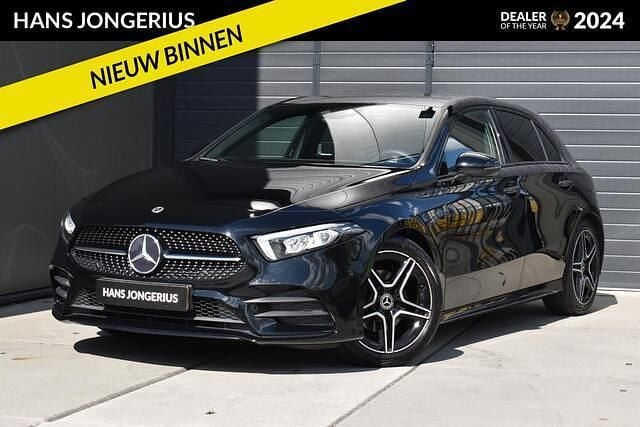 Zwart Gebruikt 2021 Mercedes A180 Business Hatchback | € 25.449 (Goede deal) - Afbeelding 1/4