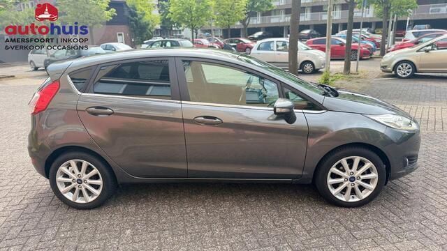 Occasion Ford Fiesta Titanium 101 PK (74 kW) 2016 Grijs Hatchback