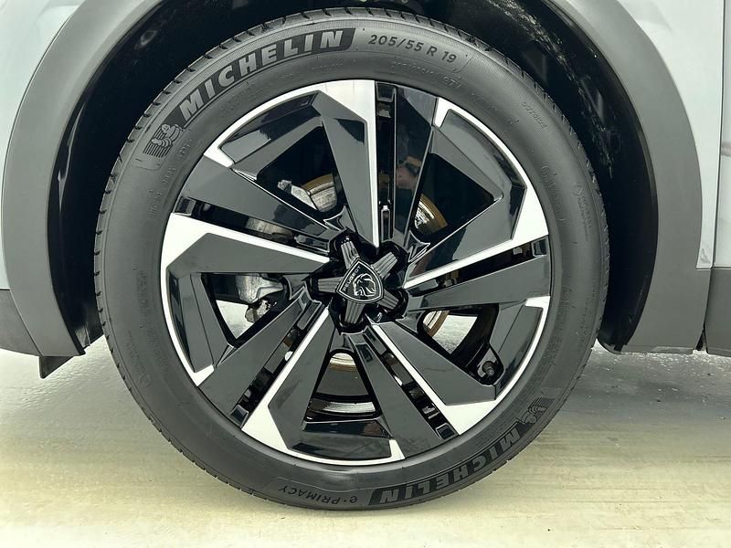 Occasion Peugeot 408 Allure 131 PK (96 kW) 2024 Grijs Hatchback