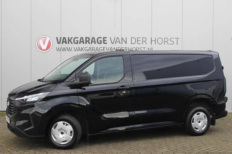 Zwart Gebruikt 2024 Ford Transit Custom Trend Van | € 27.950 (Goede deal) - Afbeelding 1/3