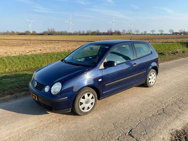 Blauw Gebruikt 2003 VW Polo Hatchback | € 1.350 (Eerlijke prijs) - Afbeelding 1/3