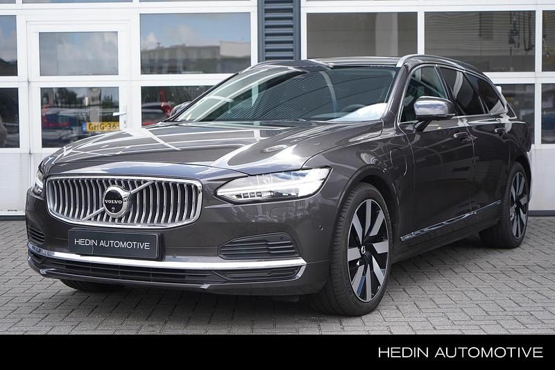 Grijs Gebruikt 2023 Volvo V90 Plus Stationwagen | € 54.995 (Eerlijke prijs) - Afbeelding 1/4