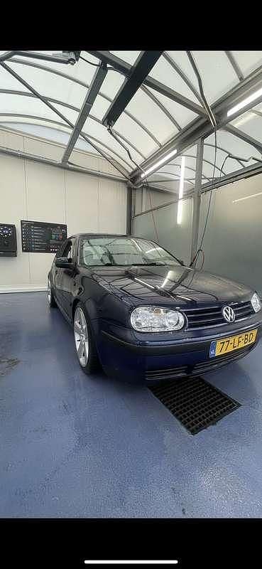 Blauw Gebruikt 2002 VW Golf IV Hatchback | € 1.499 (Goede deal) - Afbeelding 1/4