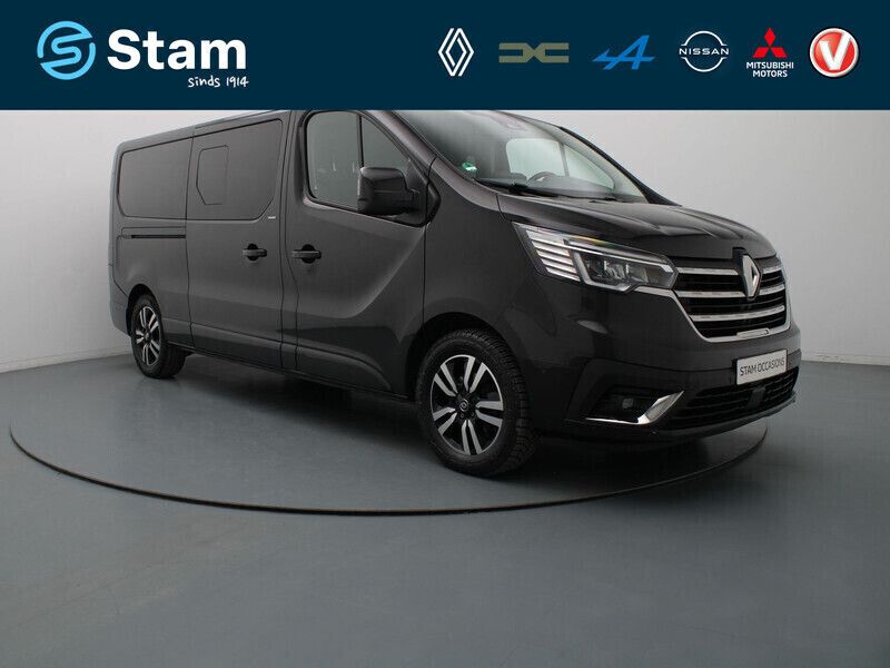 Zwart, metallic lak Gebruikt 2021 Renault Trafic Luxe Van | € 48.490 - Afbeelding 1/4