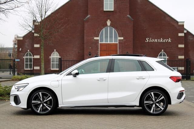 Occasion Audi A3 Sportback S-Line 204 PK (150 kW) 2022 Wit Hatchback