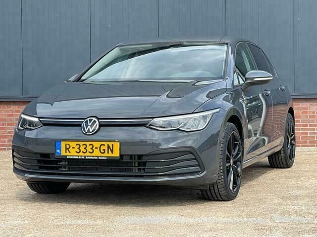 Grijs Gebruikt 2021 VW Golf VIII Hatchback | € 23.499 (Eerlijke prijs) - Afbeelding 1/4