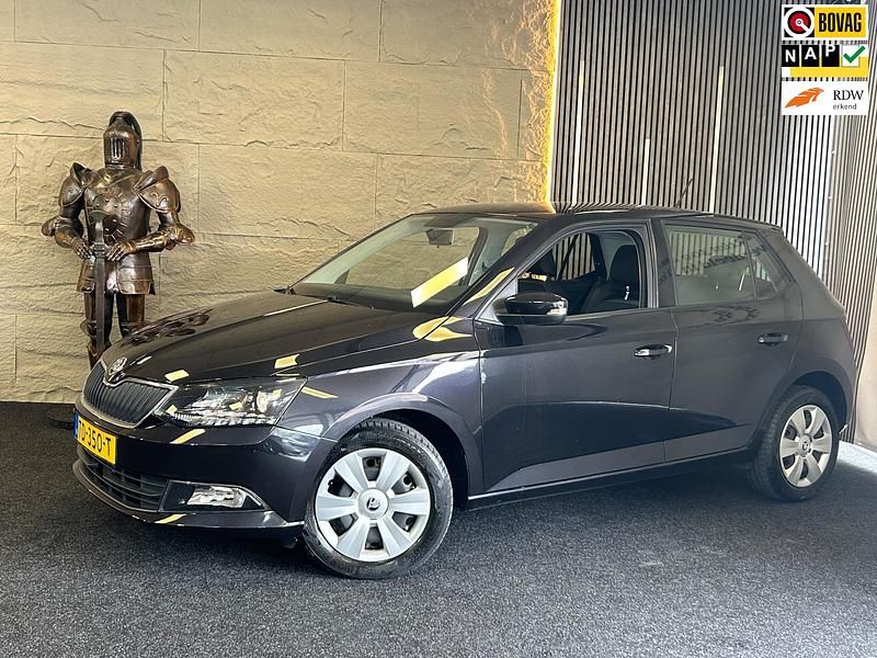 Zwart Occasion 2018 Skoda Fabia Ambition Hatchback | € 10.999 (Eerlijke prijs) - Afbeelding 1/4