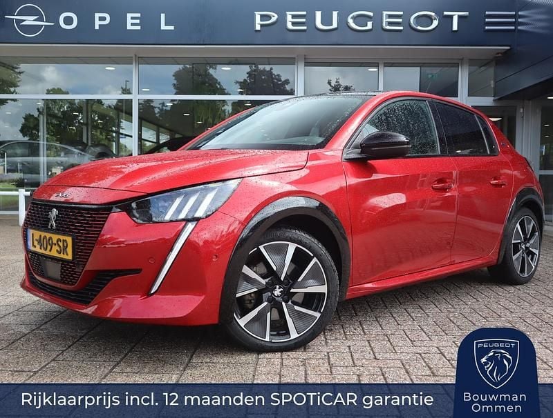 Rood Gebruikt 2021 Peugeot e-208 GT Hatchback | € 18.450 (Eerlijke prijs) - Afbeelding 1/4