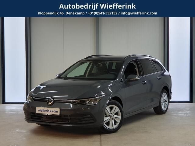 Grijs, metallic lak Nieuw 2024 VW Golf VIII Life Stationwagen | € 28.950 (Super prijs) - Afbeelding 1/4