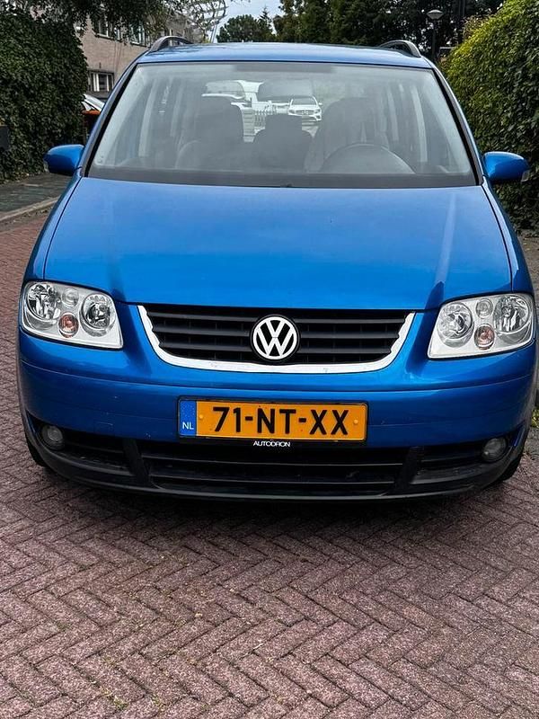 Gebruikt 2004 VW Touran MPV | € 3.750 (Duur) - Afbeelding 1/4