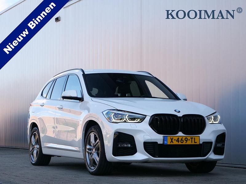 Wit Gebruikt 2021 BMW X1 SUV | € 28.950 (Eerlijke prijs) - Afbeelding 1/4