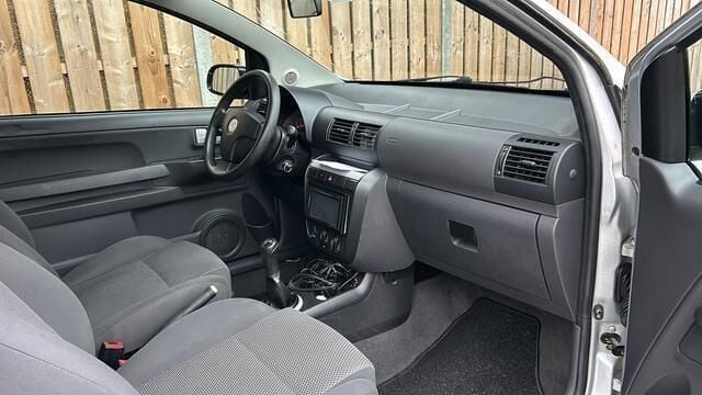 Occasion VW Fox Trendline 54 PK (39 kW) 2008 Grijs Hatchback