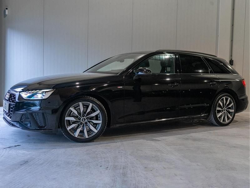 Zwart Occasion 2023 Audi A4 Competition Stationwagen | € 29.900 (Super prijs) - Afbeelding 1/4