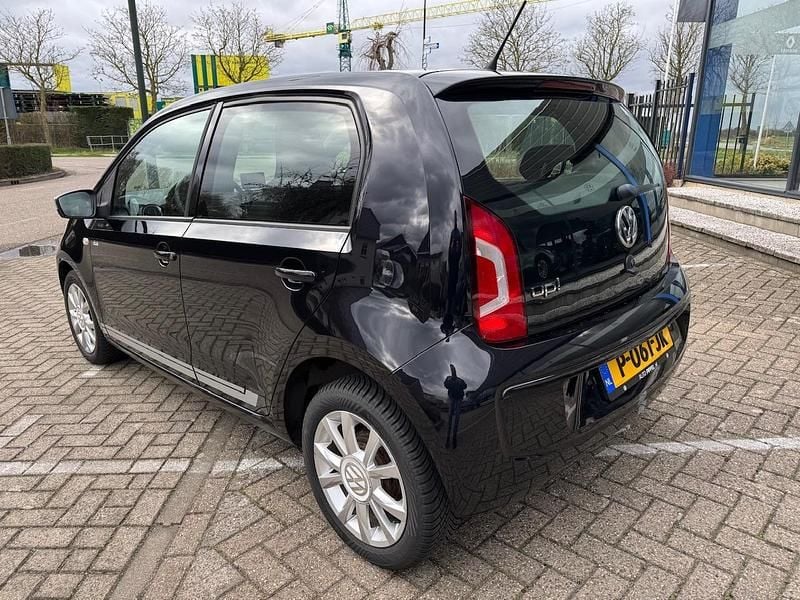 Occasion VW up! CLUB 2022 Zwart Hatchback