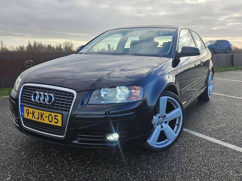 Zwart Occasion 2006 Audi A3 Ambition | € 2.000 (Goede deal) - Afbeelding 1/4