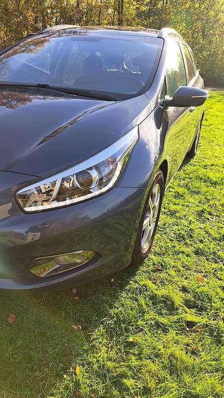 Occasion Kia Ceed Plus 135 PK (99 kW) 2013 Blauw Hatchback