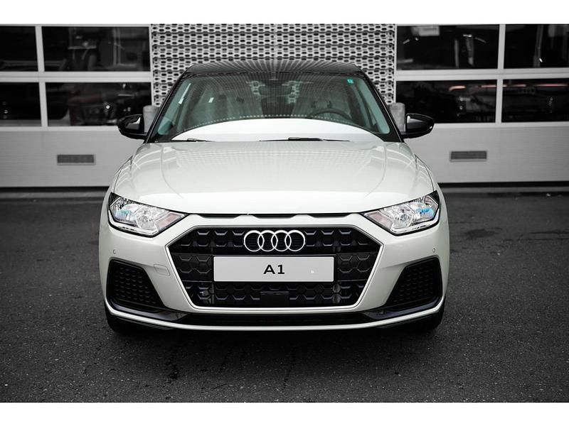 Occasion Audi A1 Sportback Advanced 2025 Grijs Hatchback