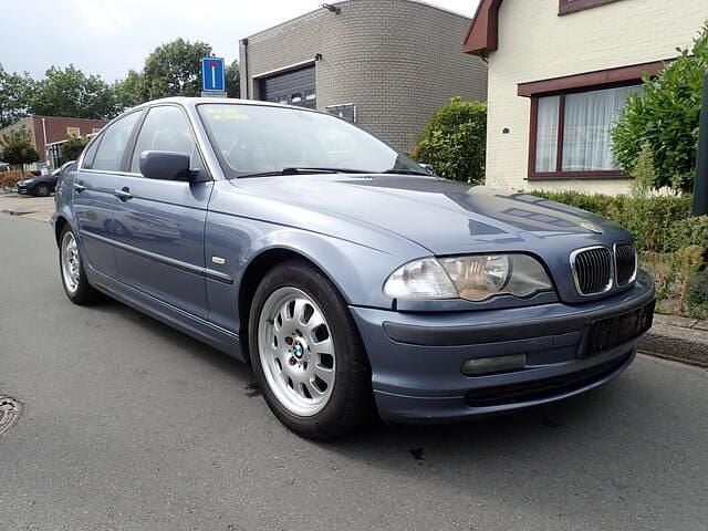 Blauw Gebruikt 1998 BMW 323 Executive Sedan | € 1.250 (Duur) - Afbeelding 1/4