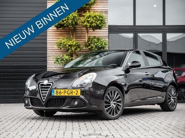 Zwart Gebruikt 2011 Alfa Romeo Giulietta Distinctive Hatchback | € 2.950 (Super prijs) - Afbeelding 1/4