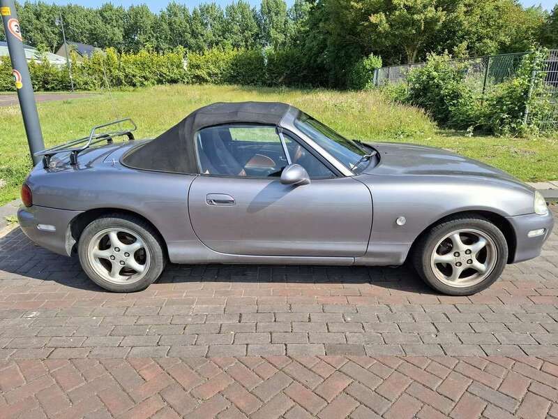 Zilver Gebruikt 2002 Mazda MX5 Exclusive Cabriolet | € 5.000 (Eerlijke prijs) - Afbeelding 1/4