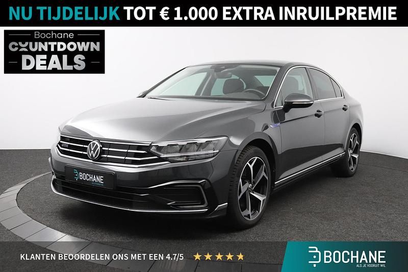 Grijs Gebruikt 2021 VW Passat Business Sedan | € 23.700 (Eerlijke prijs) - Afbeelding 1/4