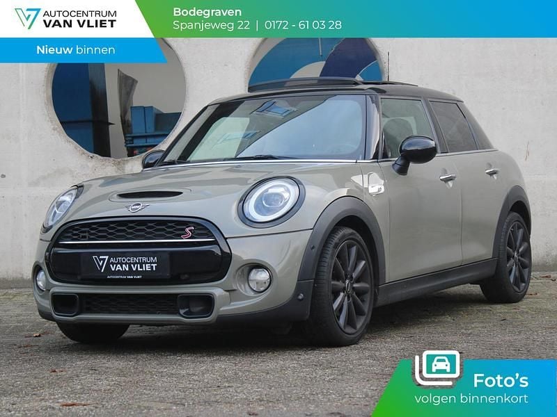 Grijs Gebruikt 2018 Mini Cooper S Chili Hatchback | € 24.099 (Eerlijke prijs) - Afbeelding 1/4