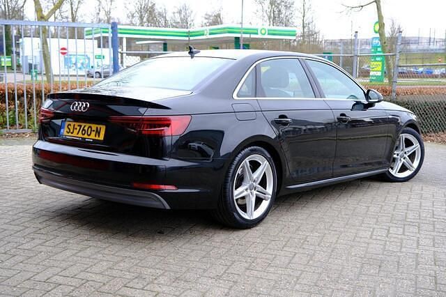 Occasion Audi A4 S-Line 150 PK (110 kW) 2018 Zwart (metallic) Sedan